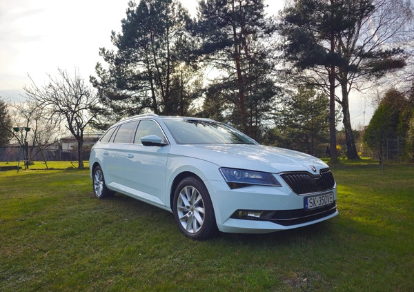 Skoda Superb cena 77700 przebieg: 171858, rok produkcji 2018 z Katowice małe 379